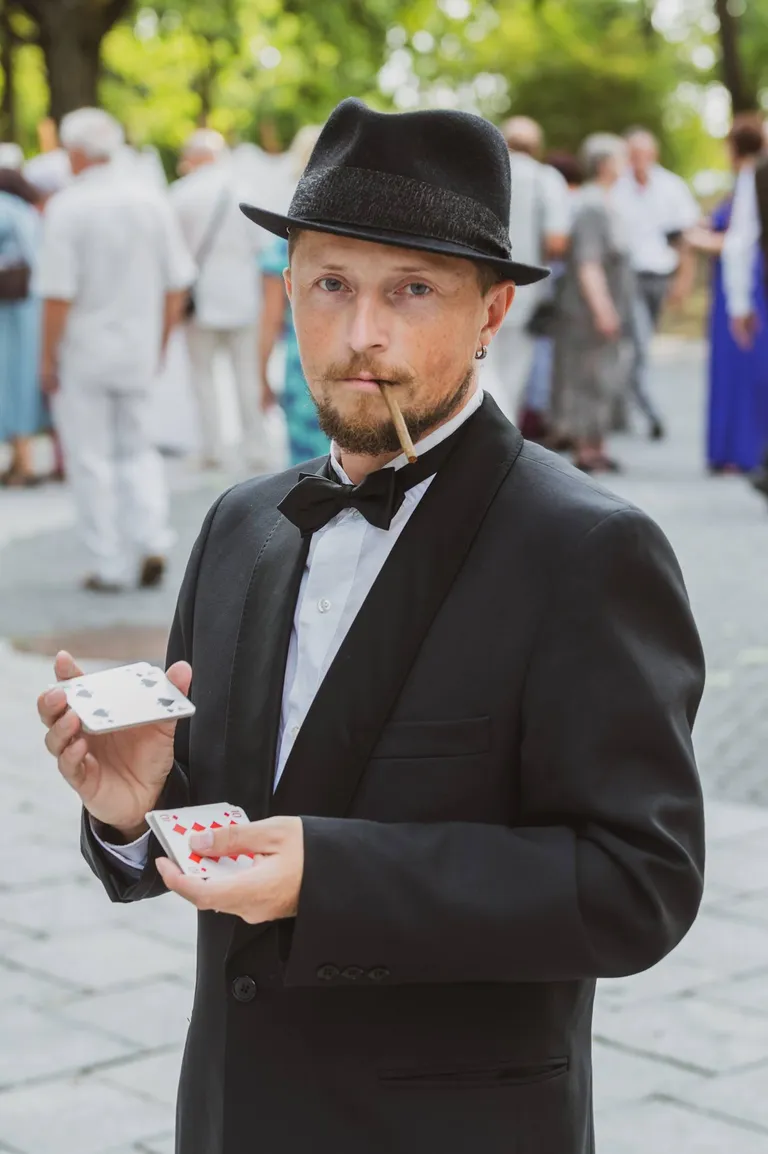Константин Сурин