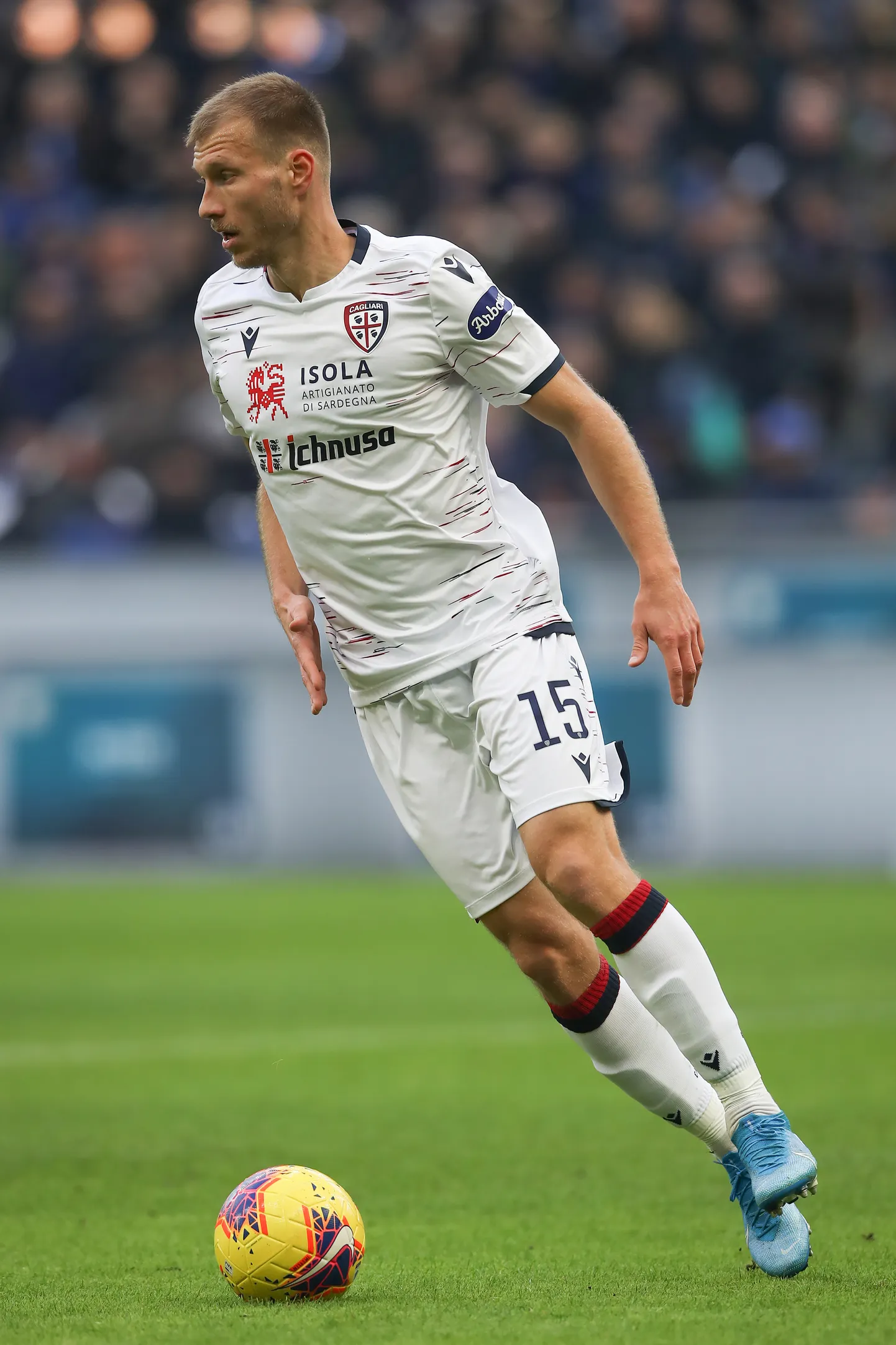 Ragnar Klavan ja Cagliari mängivad kuu aega tühjade tribüünide ees.