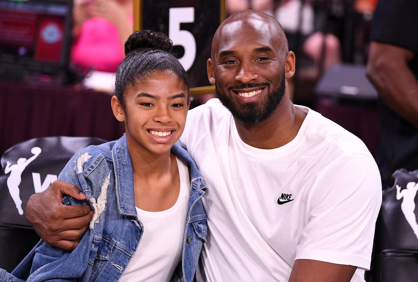 Kobe Bryant koos kopteriõnnetuses samuti hukkunud tütre Giannaga läinud aasta juulis naiste NBA all-star mängul.