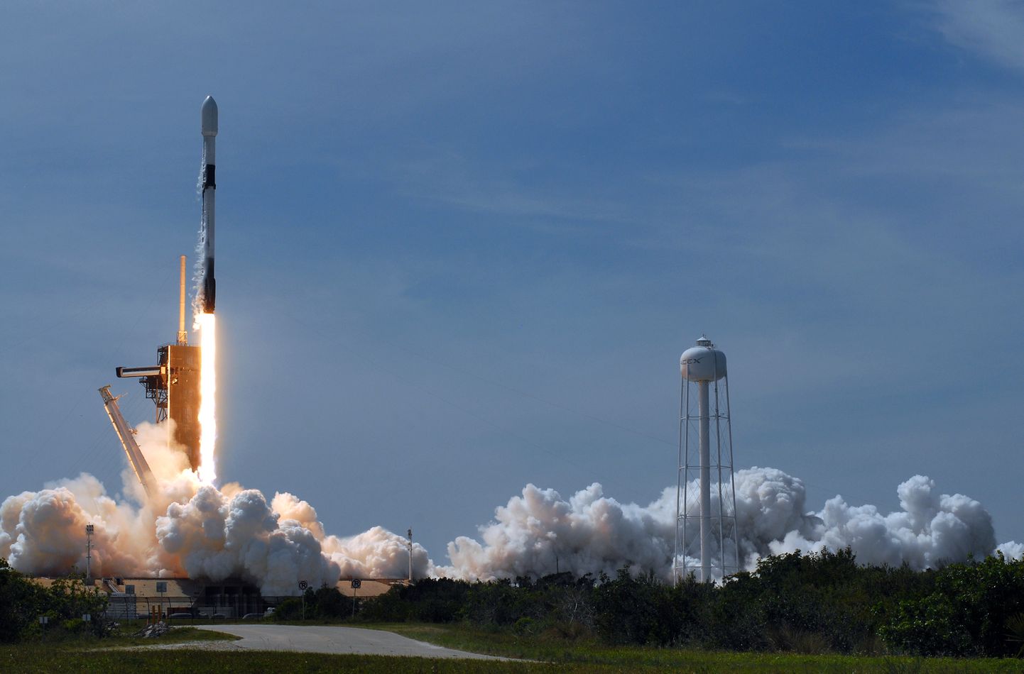 Ettevõtte SpaceX eelmine raketistart 22. aprillil, kui kanderakett Falcon 9 toimetas orbiidile 60 Starlinki satelliiti.
