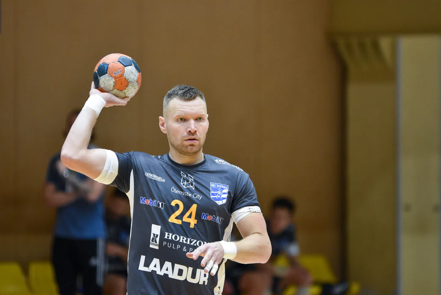 Mängujuht Vladislav Naumenko vedas kohtumise lõpus HC Kehra/Horizon Pulp&Paperi võidule Raasiku/Mistra üle.