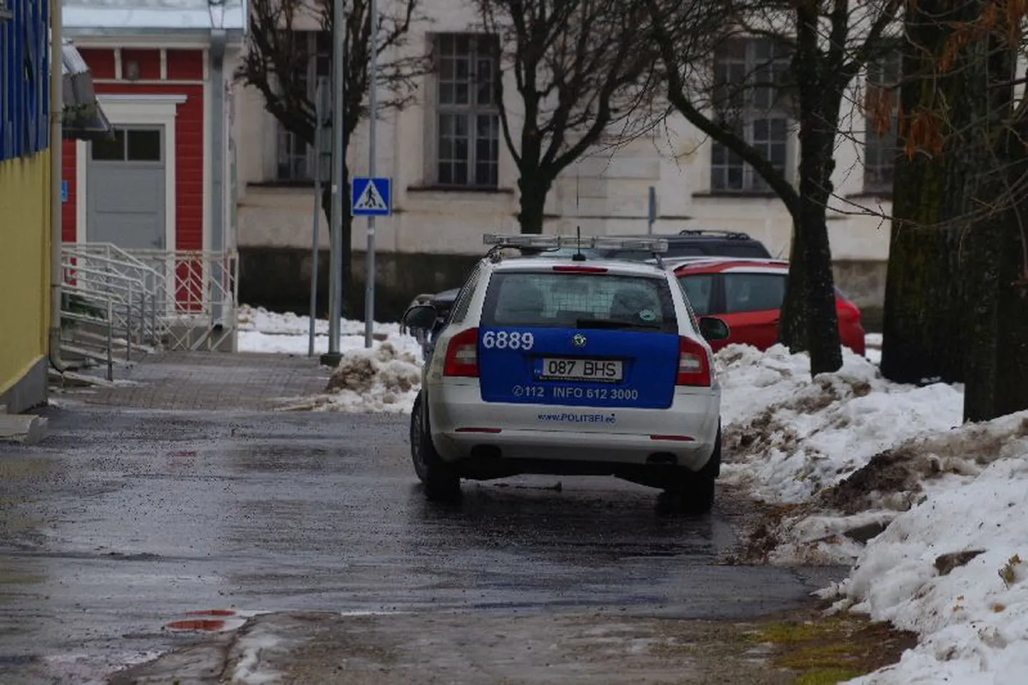 Valga politseiauto.