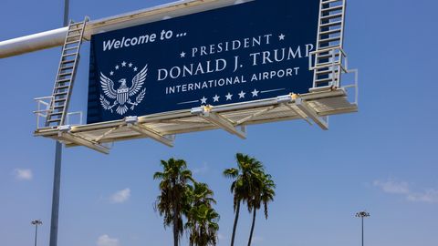 Florida lennujaam hakkab kandma Trumpi nime