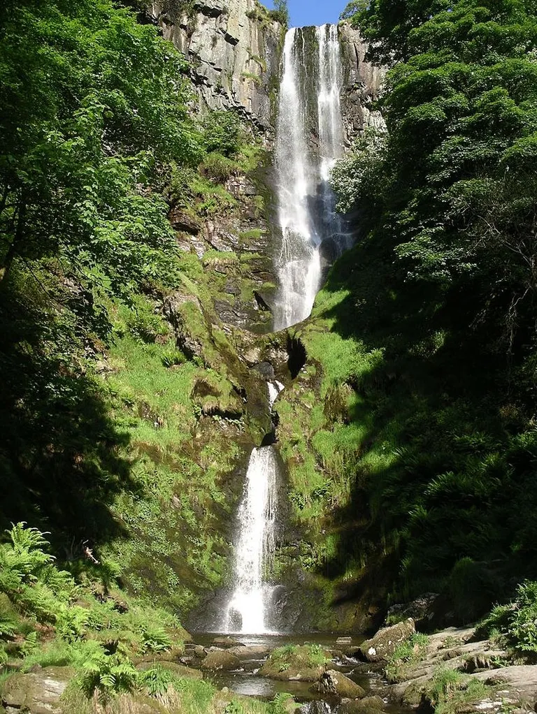 Walesi Pistyll Rhaeadri juga