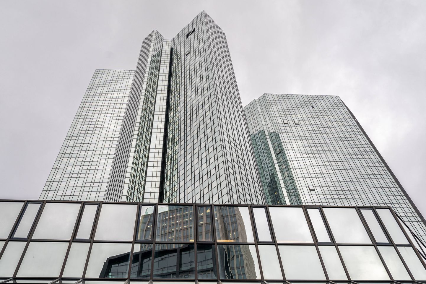 Штаб-квартира Deutsche Bank во Франкфурте.