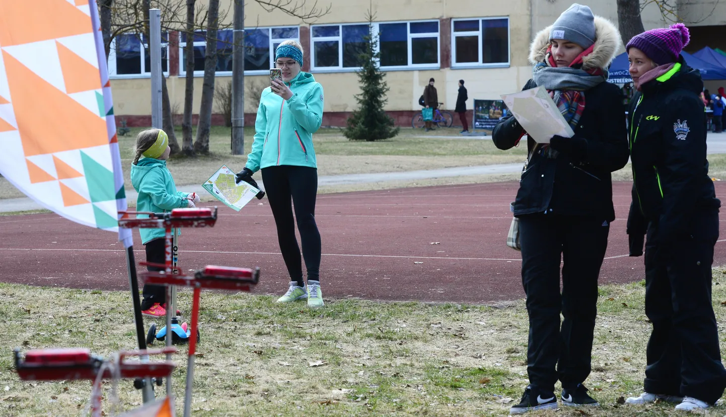 Orienteerumispäevakutel osalejad saavad valida nelja erineva pikkusega raja vahel. Sobiva leiab endale igaüks – alates mudilasest kuni pensionärini.