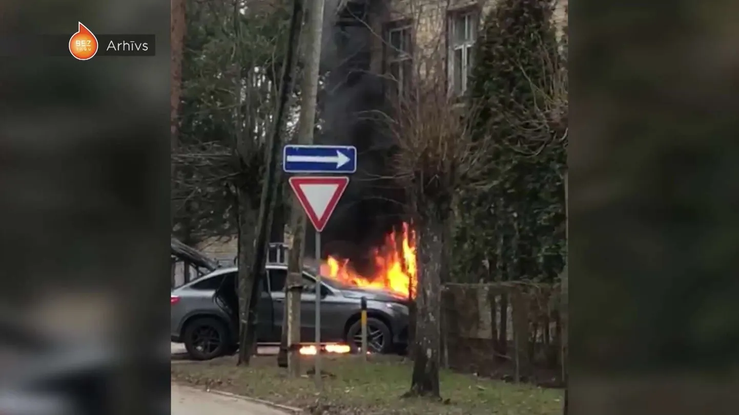Опасный перекресток проспекта Стрелниеку и улицы Кронвалда