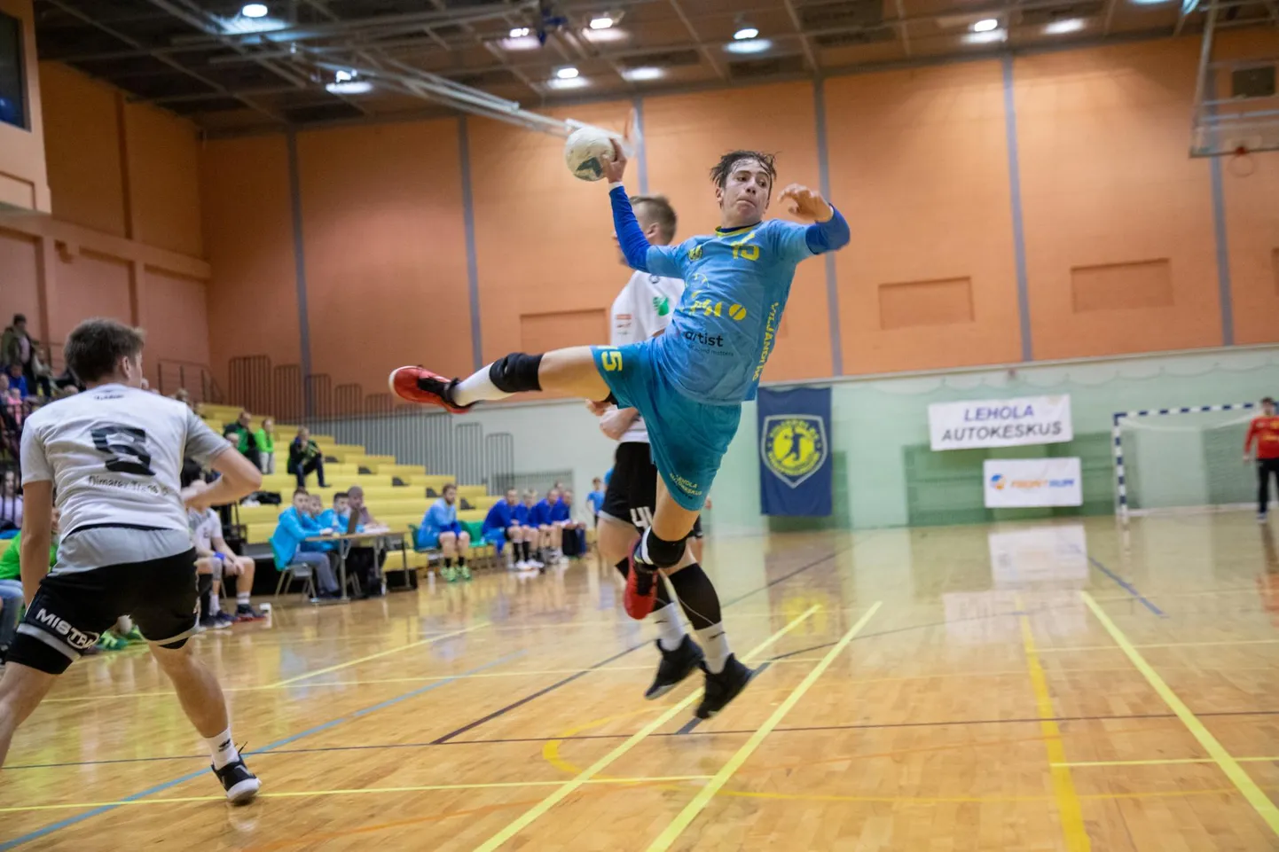 Mihkel Lõpp, kes mängib nii Viljandi HC esindusmeeskonnas kui esiliigas osalevas Viljandi Spordikooli koosseisus, viskas kolmapäeva õhtul viimati mainitu kasuks viis väravat.