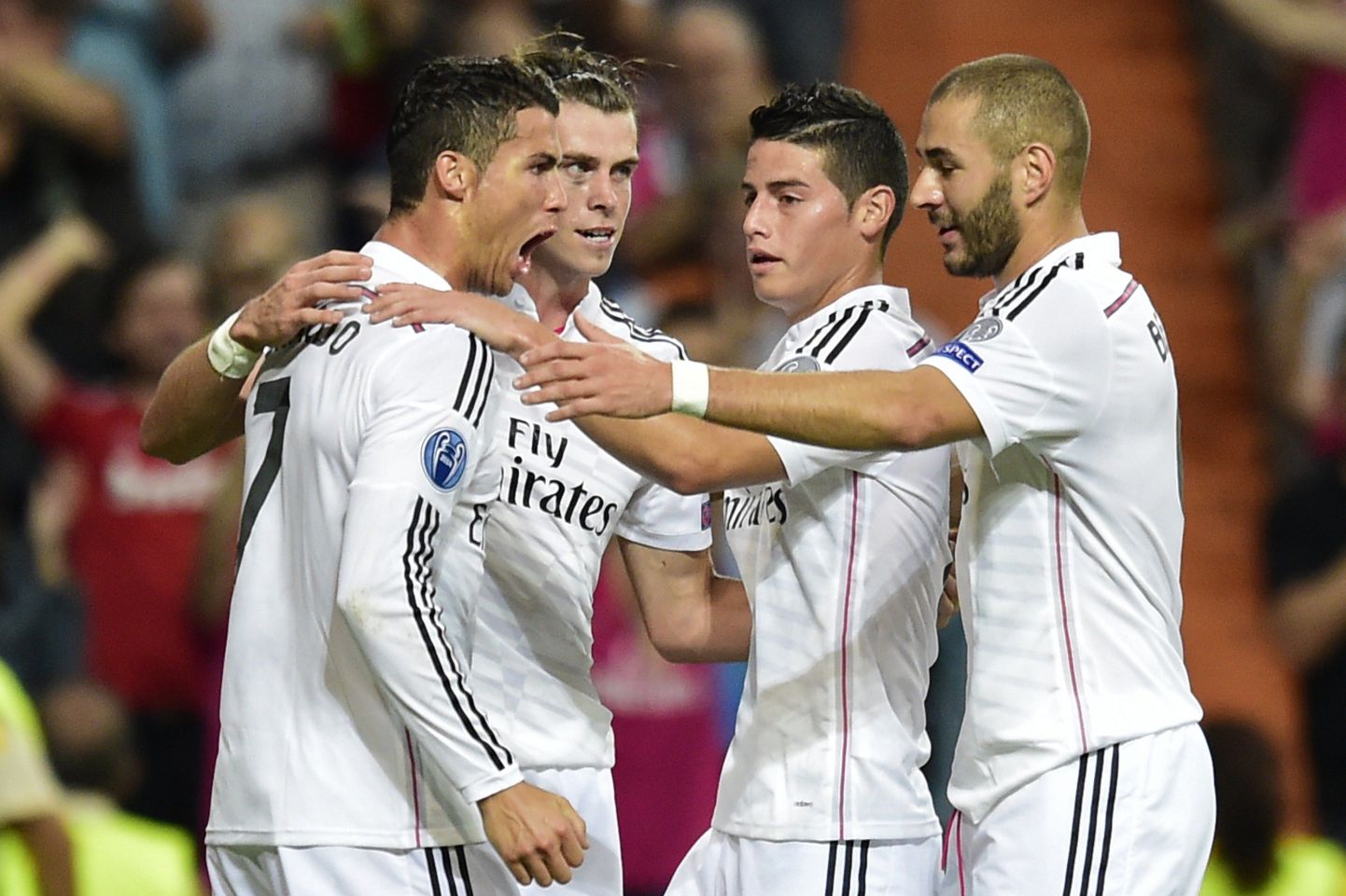 Madridi Reali mängijad Cristiano Ronaldo, Gareth Bale, Karim Benzema ja James Rodriguez järjekordset väravat tähistamas.