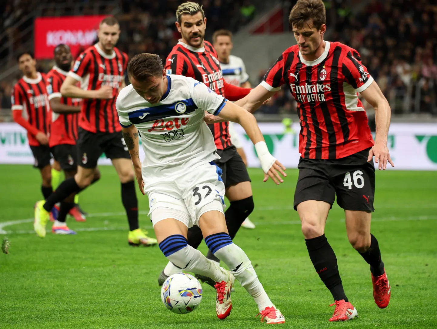 Itālijas "Serie A" spēle starp "Atalanta" un "Milan".