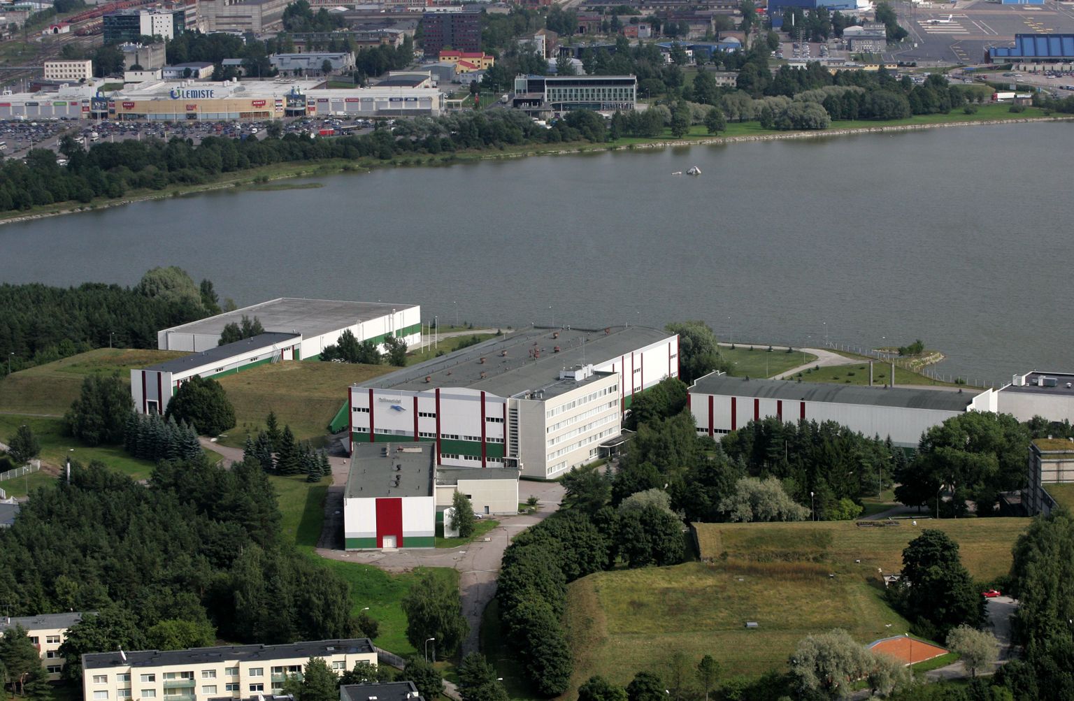 Tallinna Vee veepuhastusjaam Ülemiste järve ääres. Justiitsministeeriumil seisab vee-ettevõttega ees veel pikk ja kulukas kohtutee.
