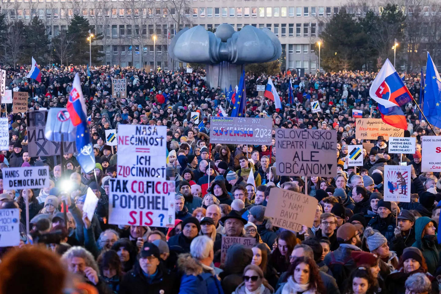 24 января по всей Словакии прошли антиправительственные митинги под лозунгом «Словакия - это Европа».