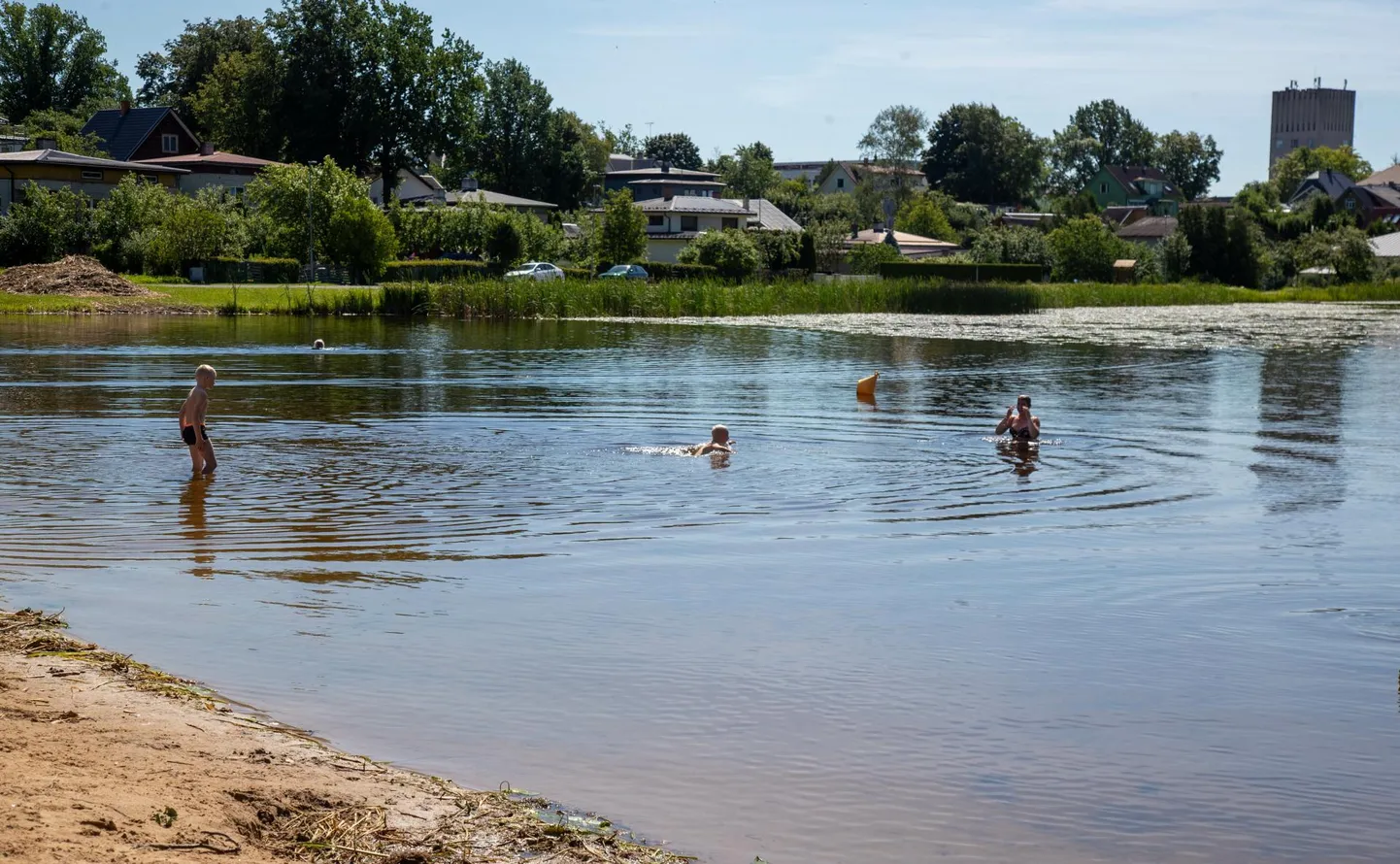 Paala järve vesi on taas puhas ja rannas lehvib ujumist lubav roheline lipp.