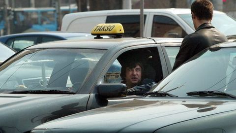 Нарвские таксисты удивились отсутствию глагола драться в лексиконе на курсах эстонского