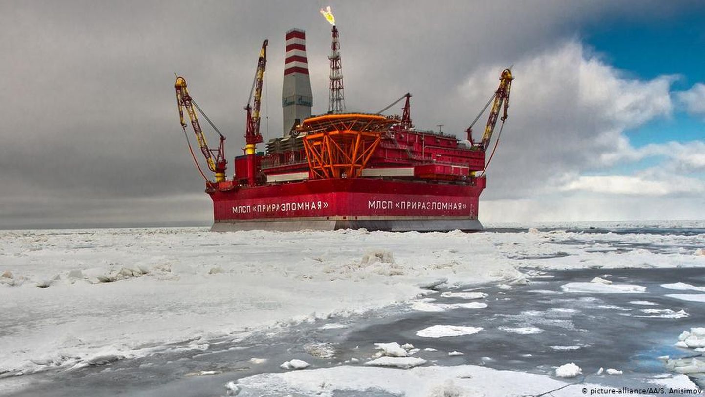 Нефтяная платформа "Приразломная" на российском арктическом шельфе