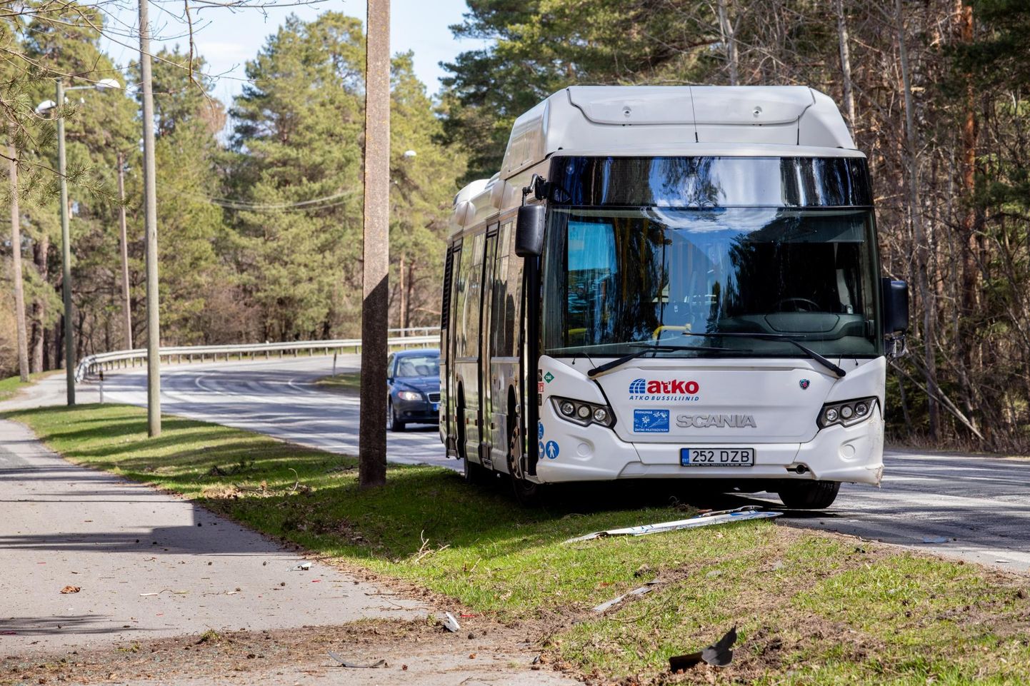 Intsident juhtus niisuguses valges Sindist Pärnu suunas liikunud bussis number 40. Arhiivifoto.
