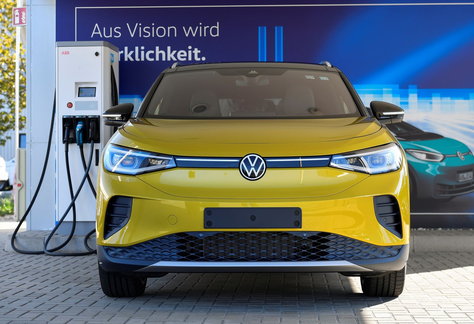 Elektriauto Volkswagen model ID. 4. REUTERS/Matthias Rietschel