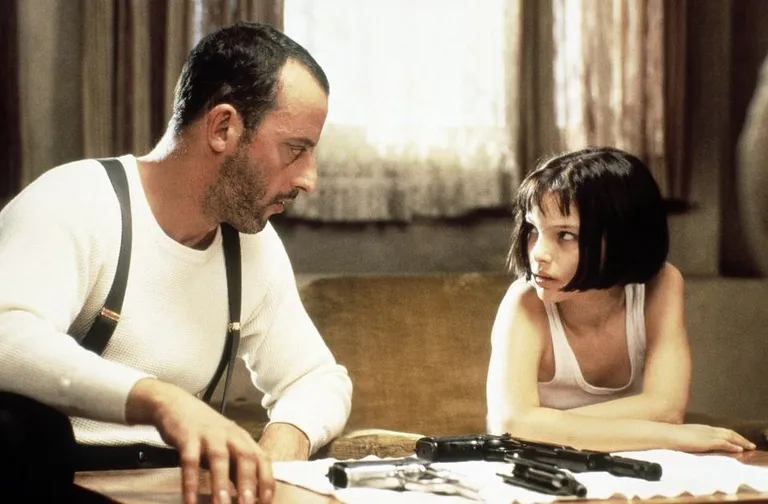 Kaader filmist «Léon: The Professional». Pildil Jean Reno ja Natalie Portman