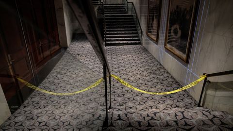 Baltajā namā aizturētais šāvējs gribējis uzbrukt Trampa administrācijas locekļiem