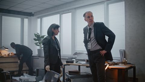 MÜSTEERIUM ⟩ «Kahtlustatakse narkootikumide üledoosi. See on varsti lehtedes»