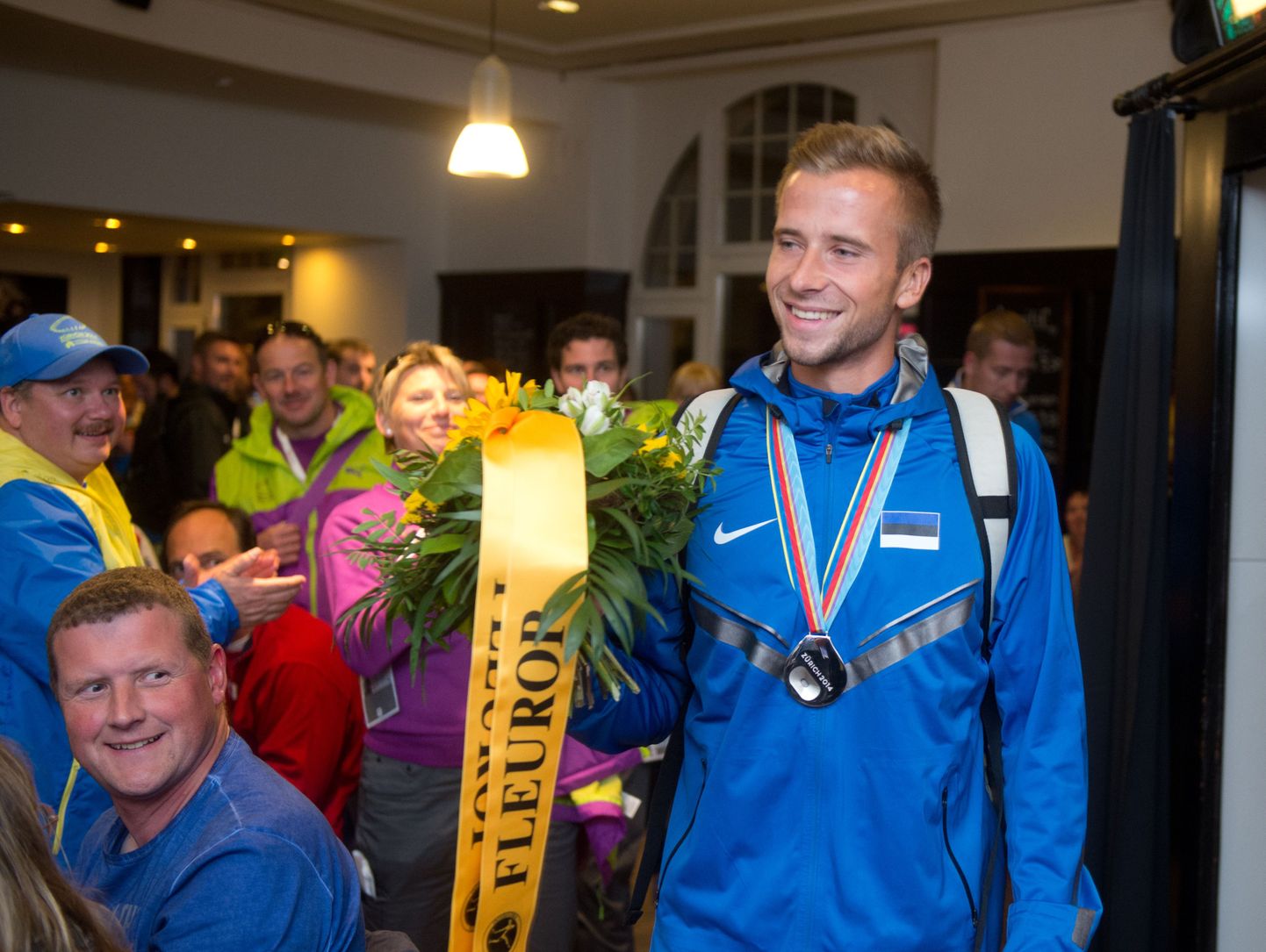 Rasmus Mägi võitis eile Zürichis toimuval kergejõustiku EMil 400 m tõkkejooksus 49,06ga hõbemedali. Hilisõhtul peeti Zürichis juba ka medalipidu. Kuldmedali teenis kodupubliku rõõmuks Kariem Hussein.