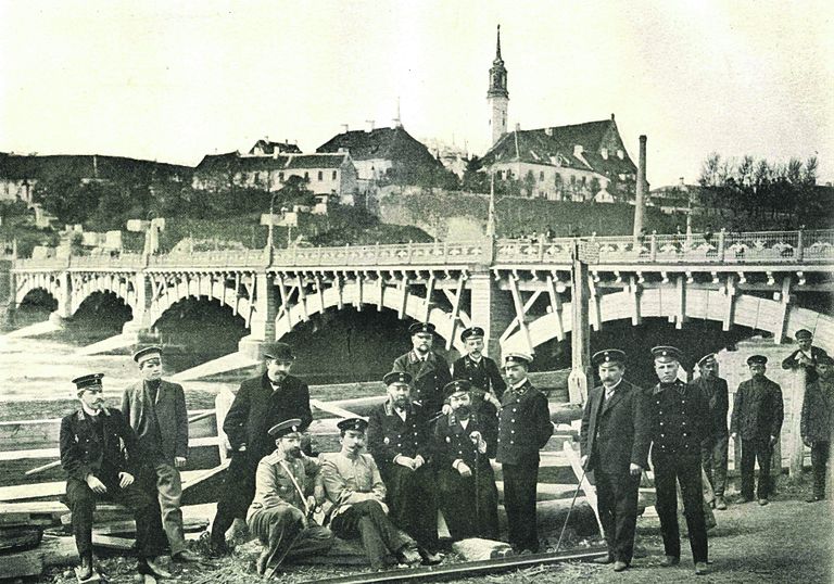 25 мая 1909 года комиссия произвела осмотр капитально отремонтированного моста Императора Николая I.