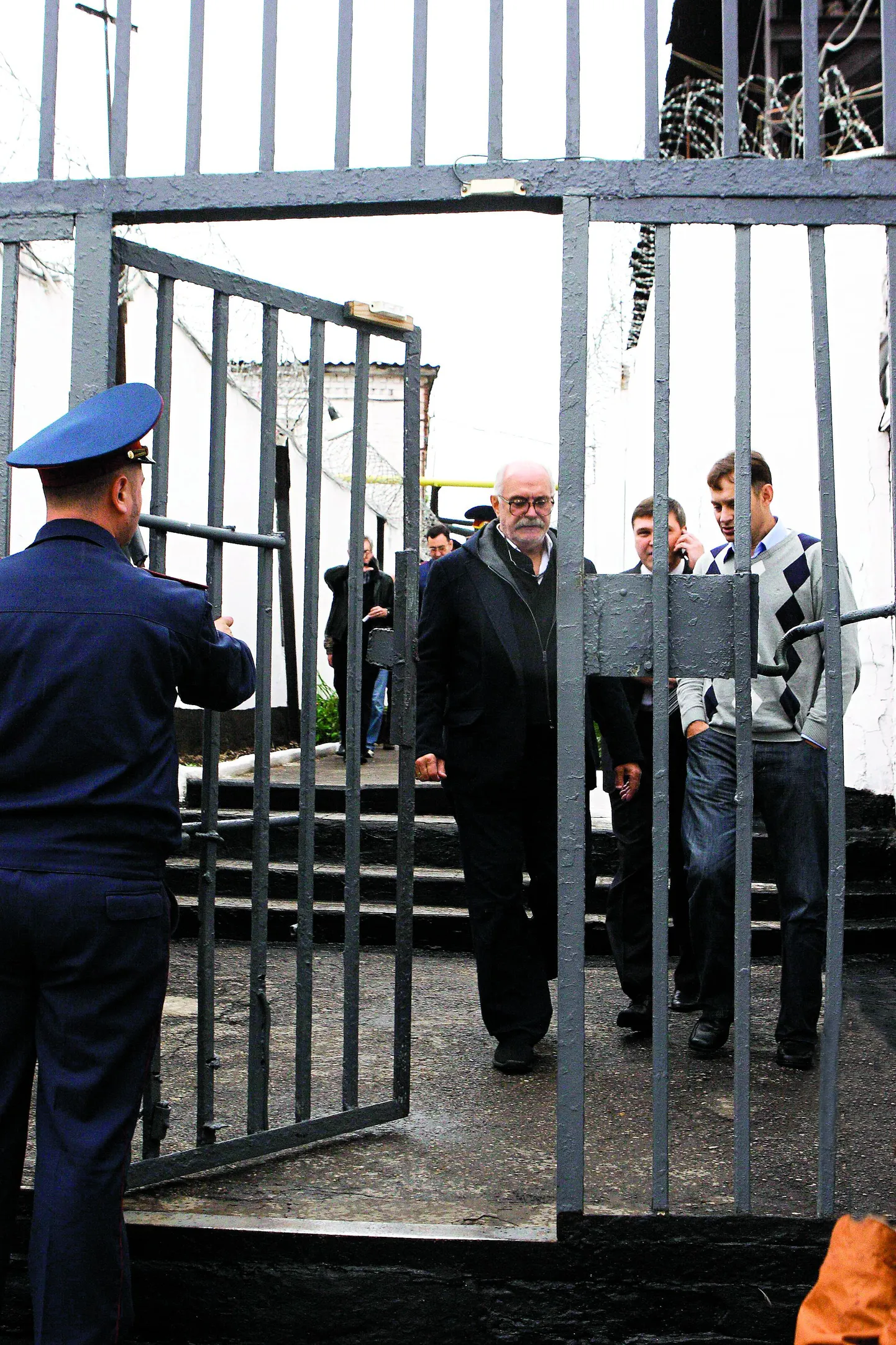 Никита Михалков пошел в народ.