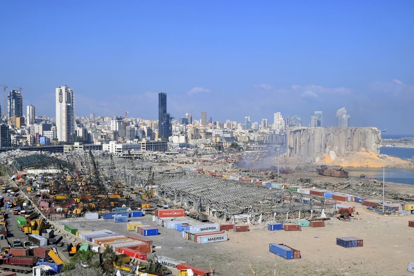 Plahvatus hävitas Liibanoni pealinna Beiruti sadamaala