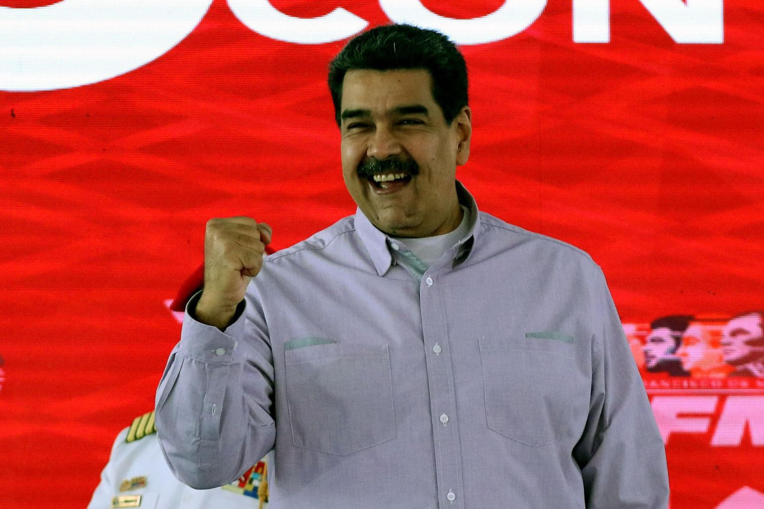Venezuela president Nicolás Maduro tõestab, et ta pole surnud.