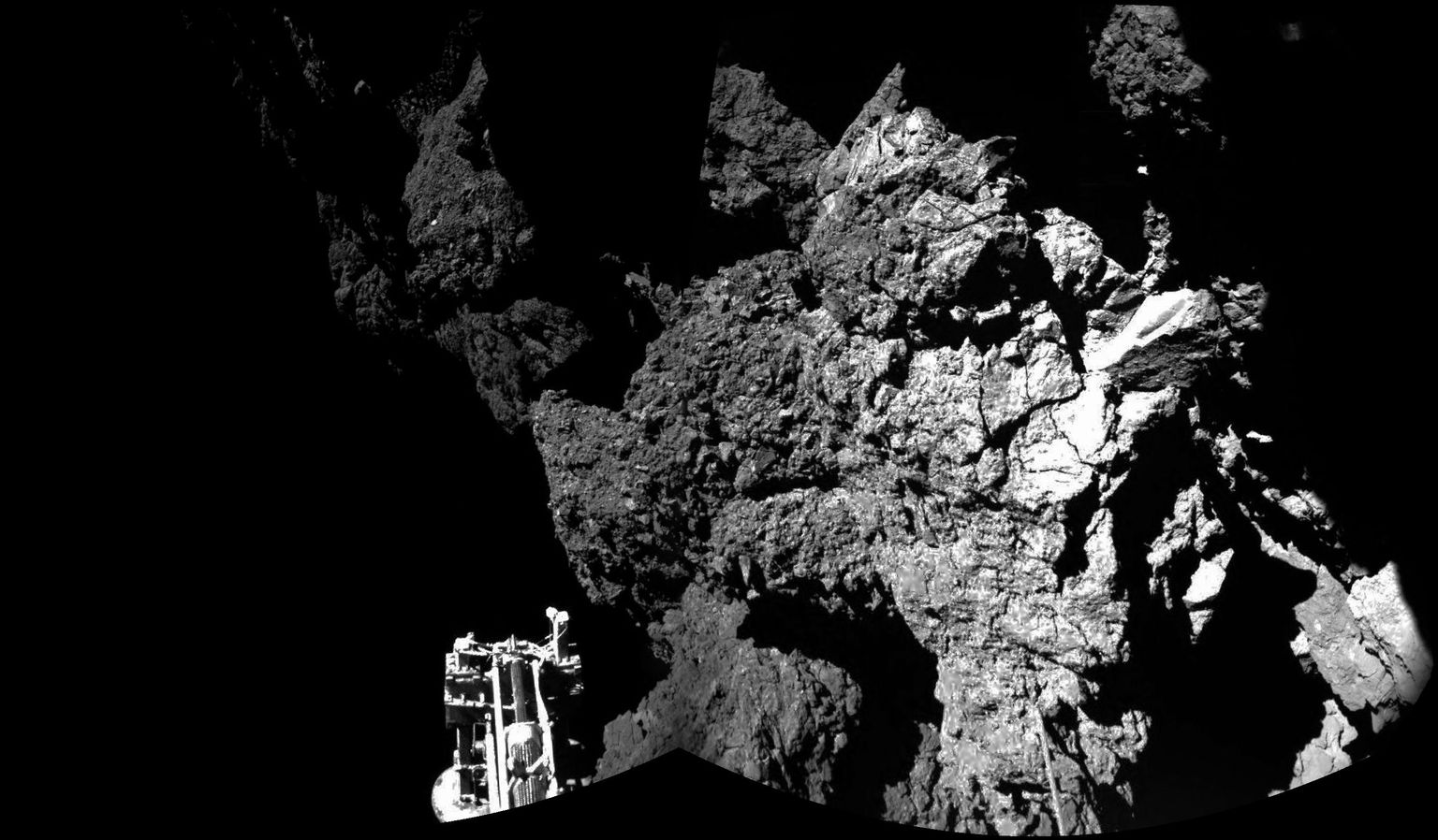 Erinevatest fotodest kokku pandud pilt robot Philaest komeedi pinnal.