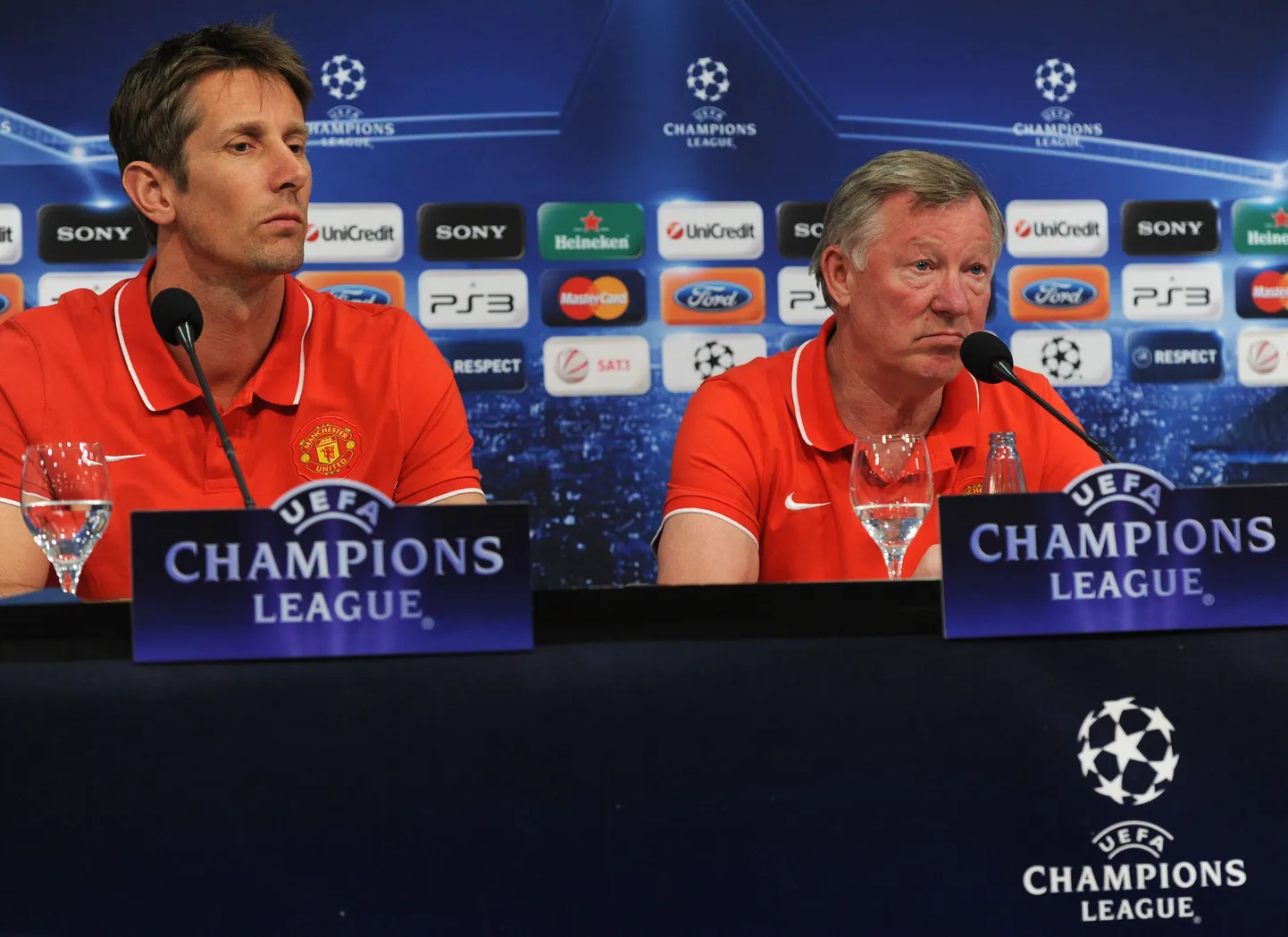 Manchester Unitedi peatreener Alex Ferguson (paremal) ja Edwin van der Sar.