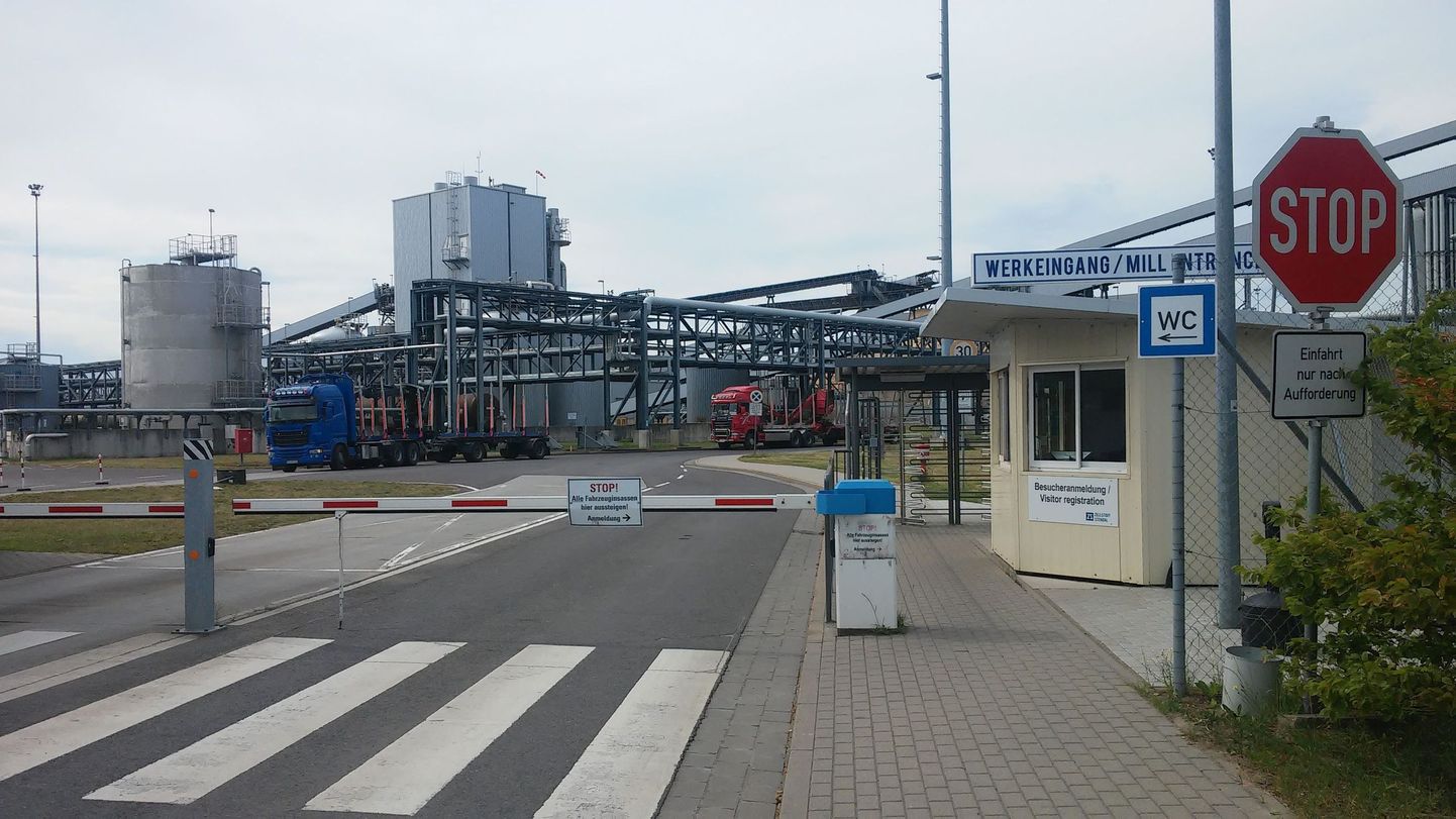 Вход на завод близ Штендаля.