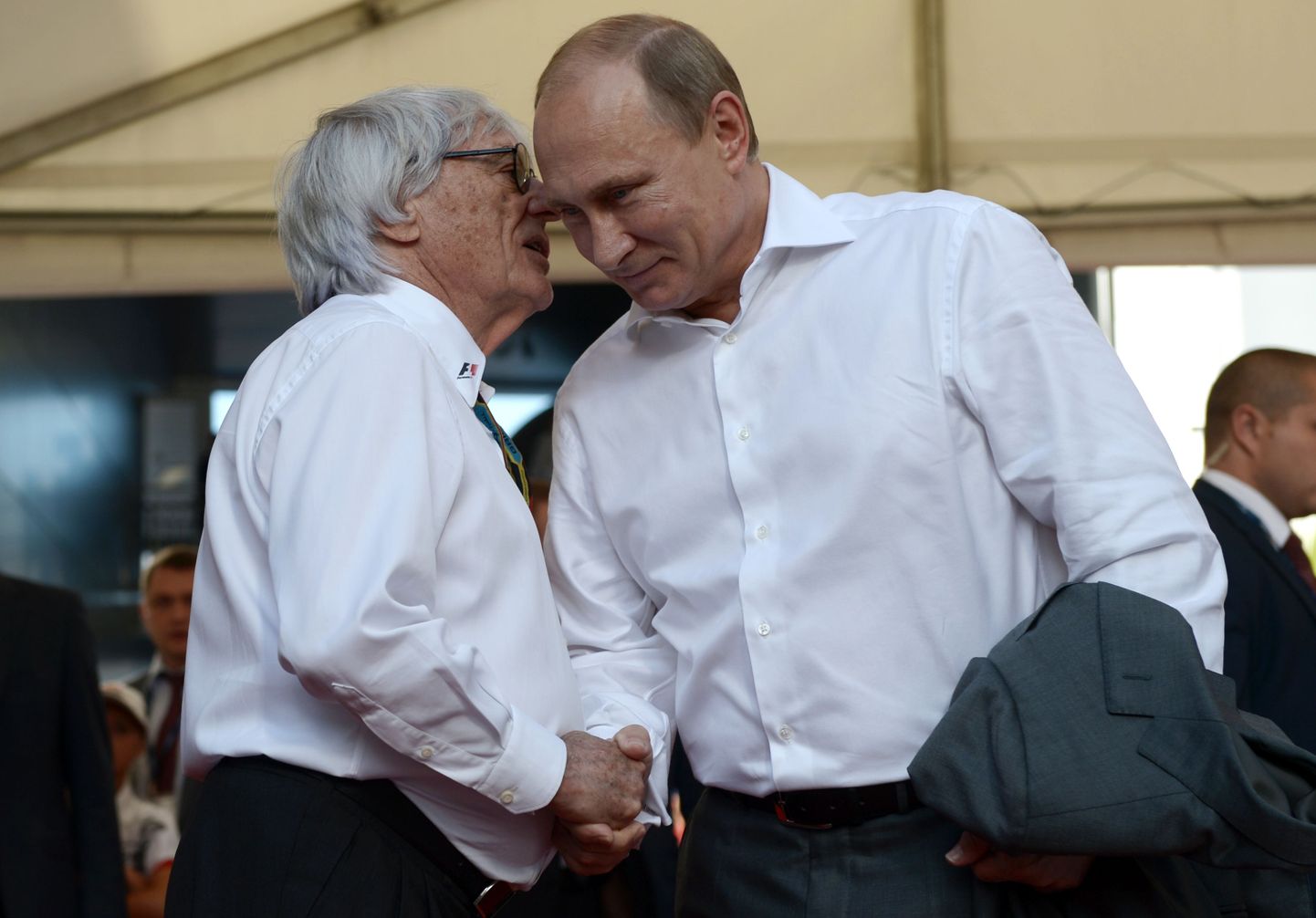 Vladimir Putin ja Bernie Ecclestone (vasakul)