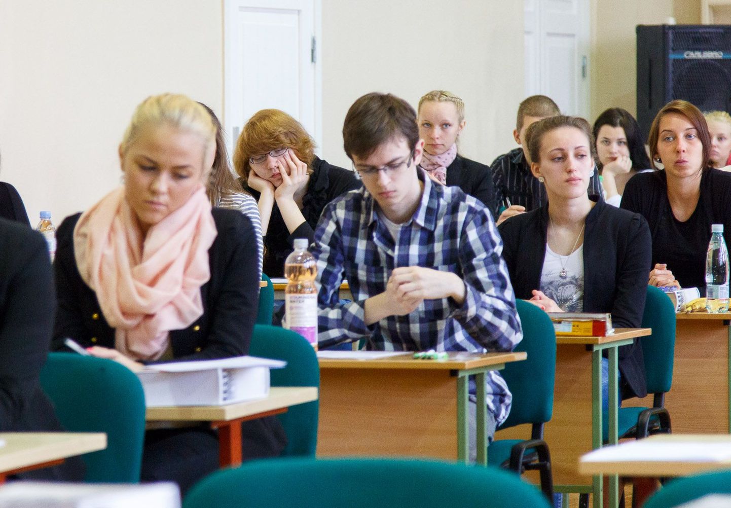 Abituriendid teevad riigieksamitega algust. Eesti keele eksam on esimene.