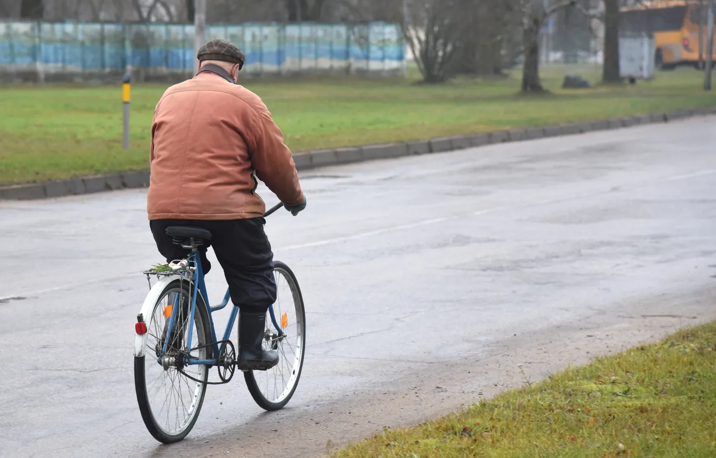 Velosipēdists.