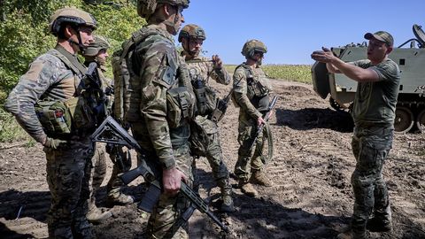 Ukraina: diennakts laikā iznīcināti 810 iebrucēji