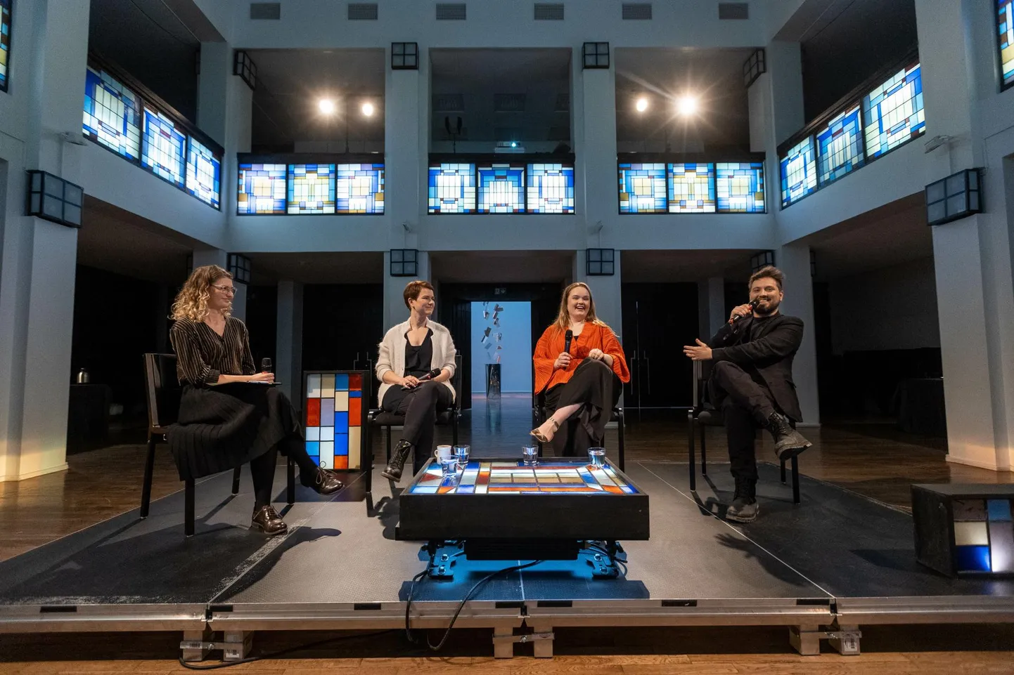 Paide teatri meeskond: koosseisuväline abijõud Marita Kutsar, produtsent Triin Kordemets, kunstiline juht Mariliis Peterson ning dramaturg Mart-Matteus Kampus.
