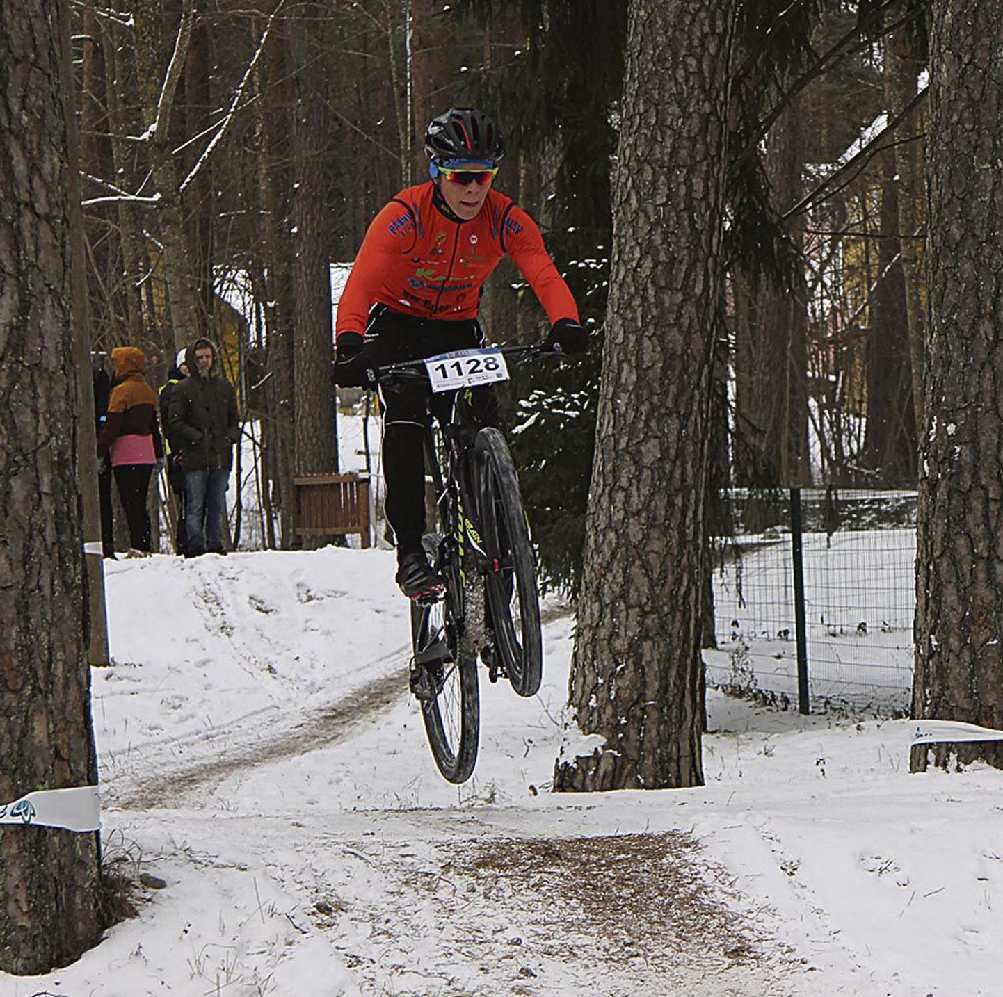 Nädalavahetusel Eestis talvistes oludes võistelnud ratturid pääsevad Hispaania päikese alla. Pildil Karl Brent Premet.