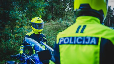 Iekšējās drošības birojs aizturējis divas Valsts policijas amatpersonas