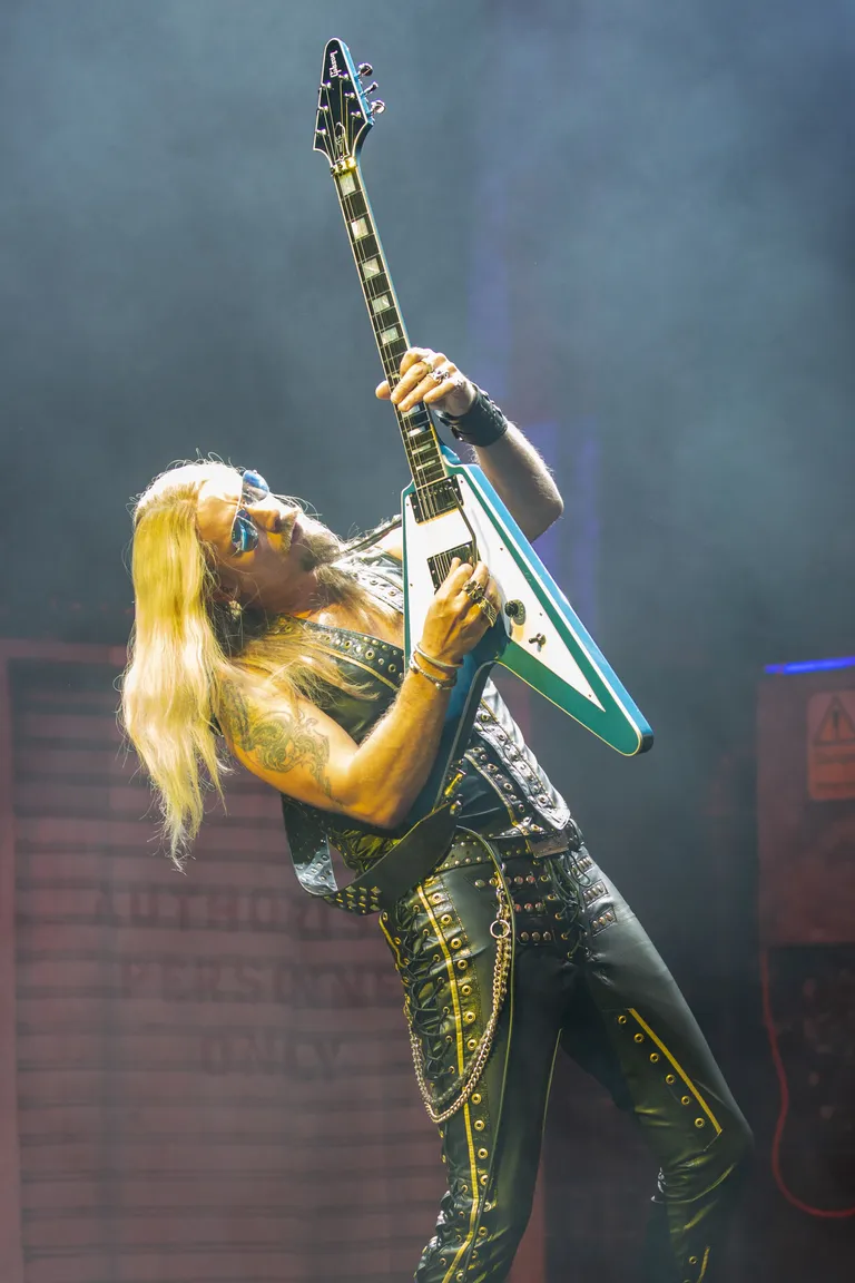 Judas Priesti kitarrist Richie Faulkner 22. septembril 2021 Milwaukees.