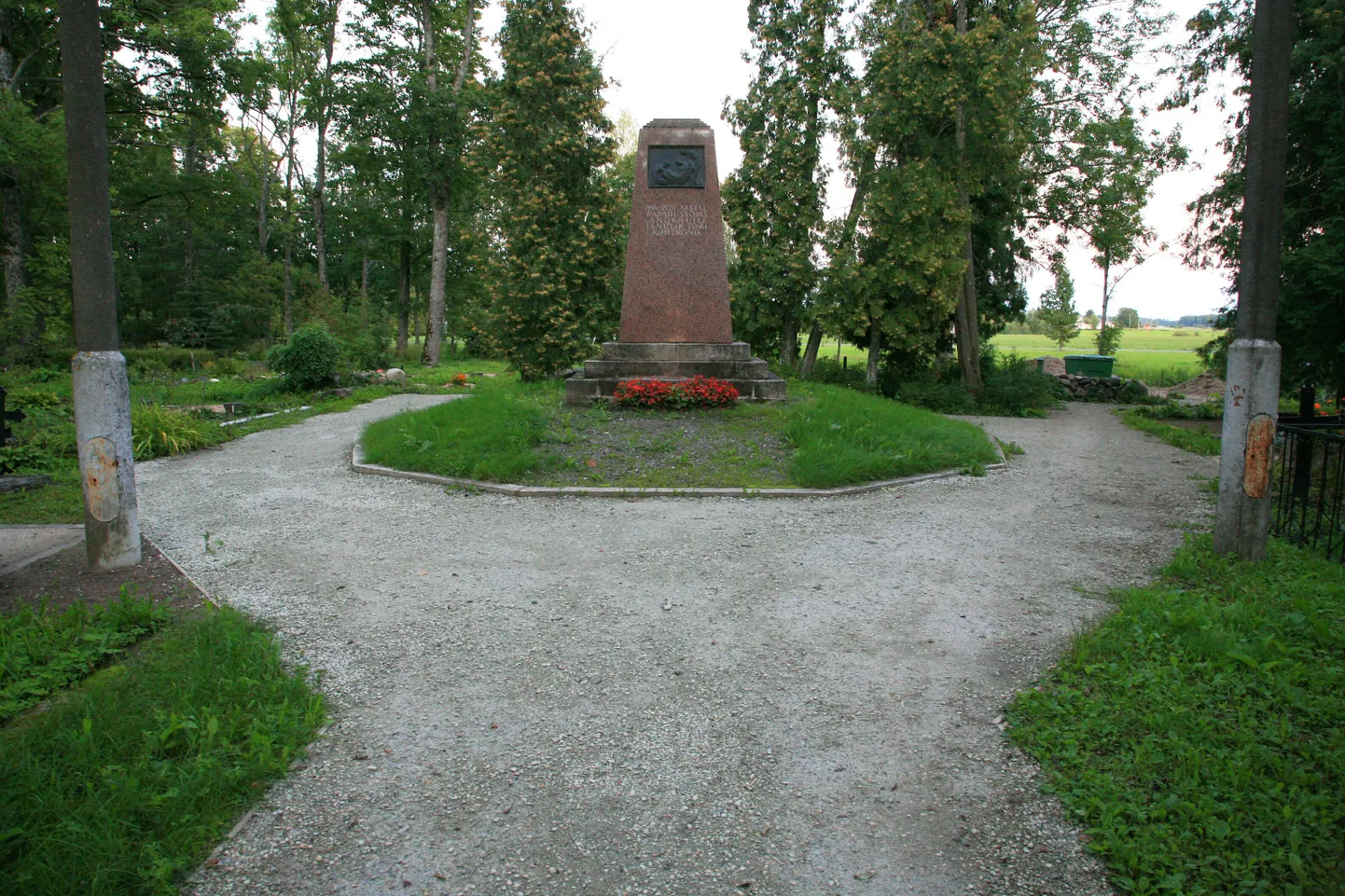 Vabadussõja ausammas Toris.