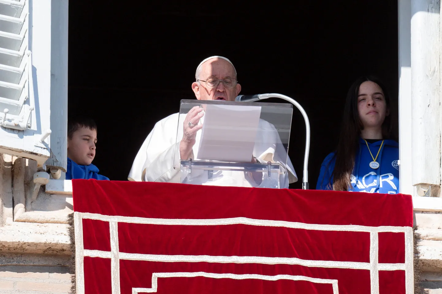 Paavst Franciscus pidas inglipalve.
