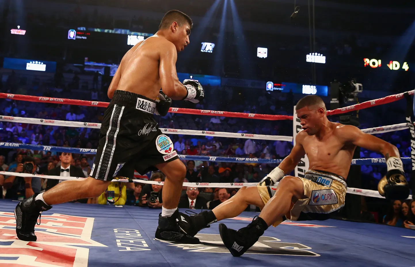 Mikey Garcia (vasakul) on nokauteerinud Juan Manuel Lopez'i.