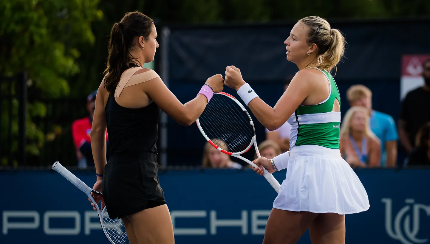 Darja Kasatkina (vasakul) ja Anett Kontaveit.