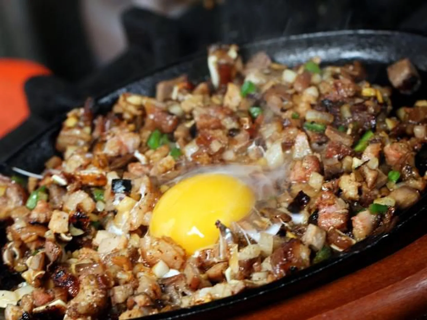 Pildil sisig - roog seakärsast, lõuast ja kõrvadest.