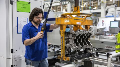AI ei saanud hakkama, Ford palkab insenere kvaliteedikontrolli tegema