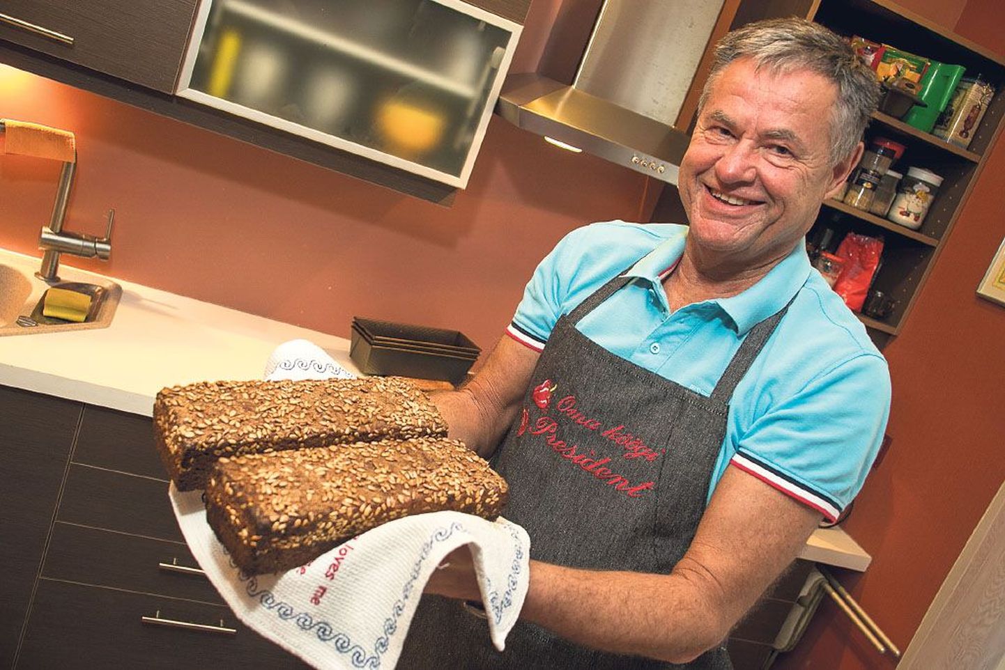 Leivaküpsetamine on Allan Toodole mõnus hobi, mille tulemusega oma sõpru ja lähedasi rõõmustada.