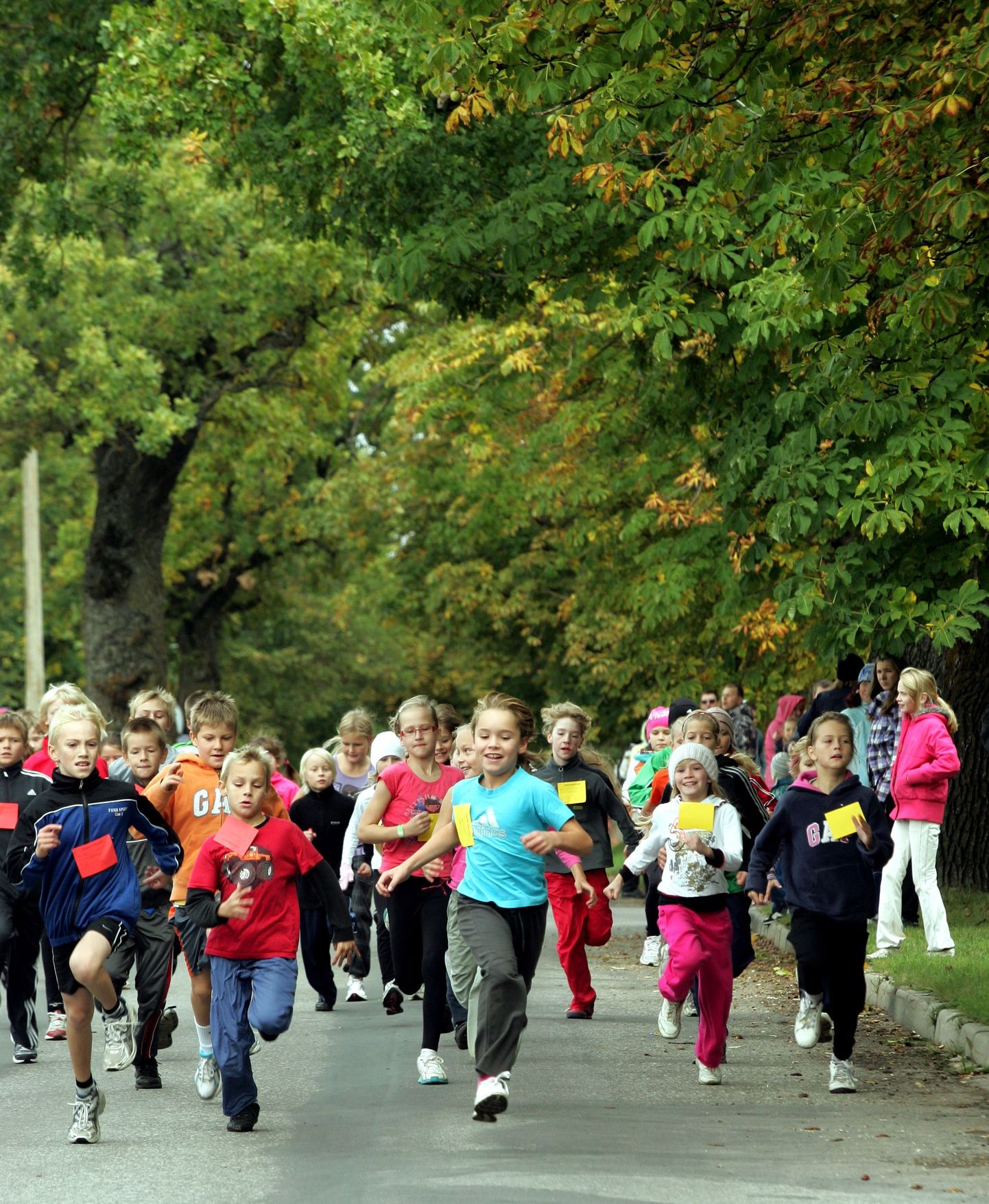 Lapsed jooksevad. Foto on illustratiivne.