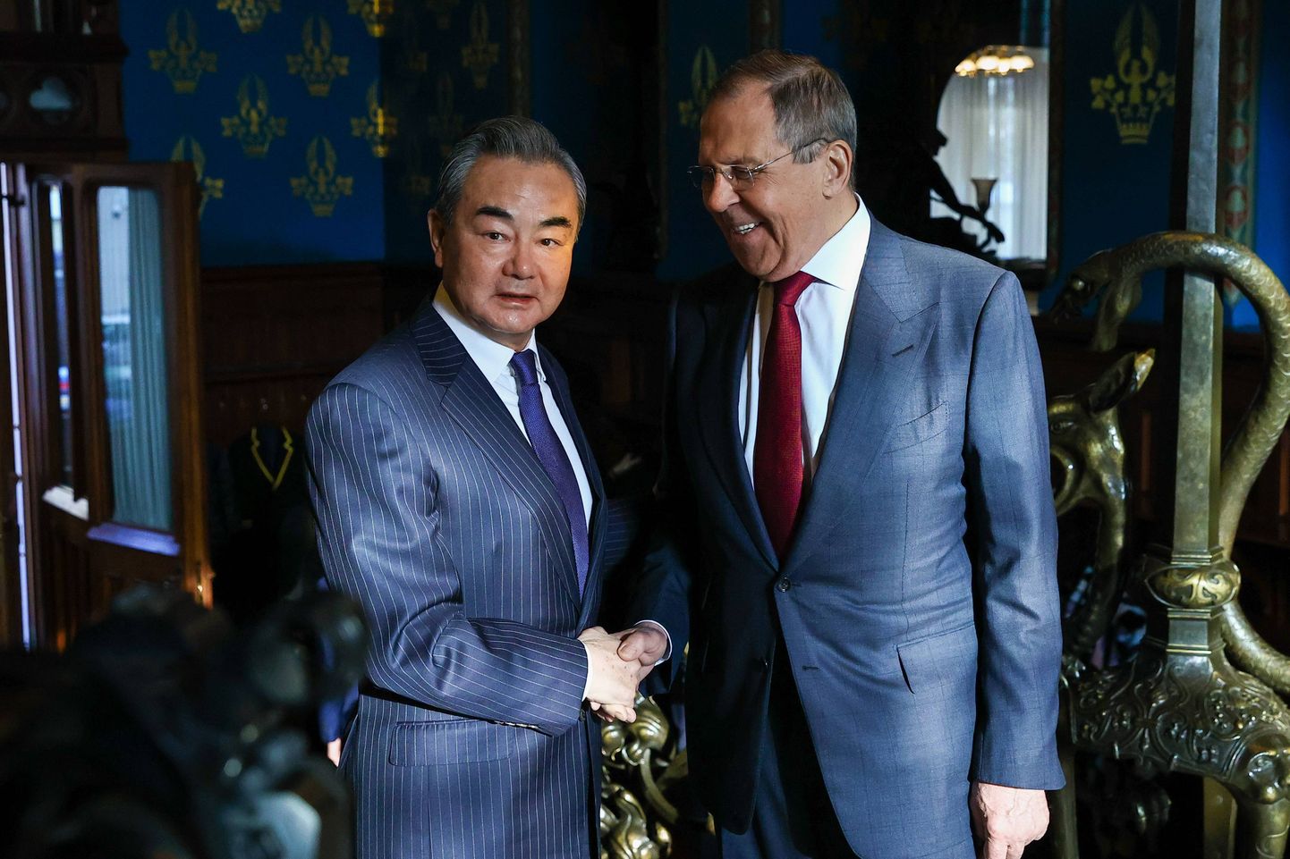 Hiina kõrgeim diplomaat Wang Yi ja Venemaa välisminister Sergei Lavrov Moskvas 22. veebruaril.
