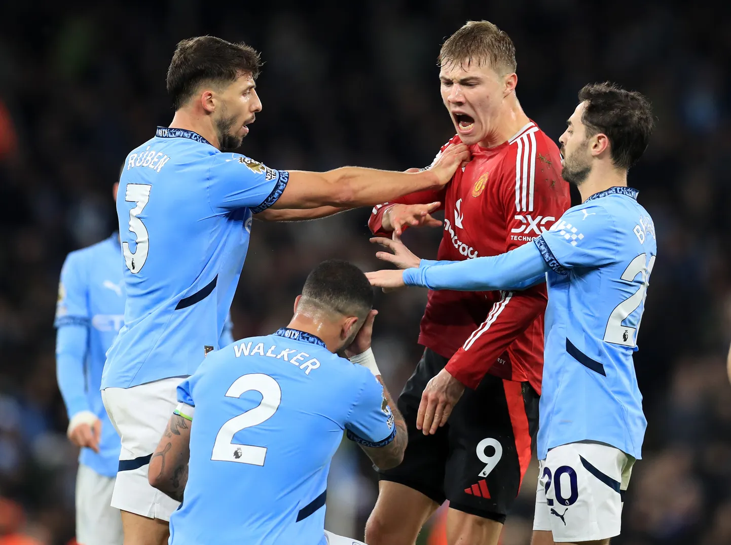 Nii nagu fotol, jäi ka mängus peale Manchesteri punane pool.